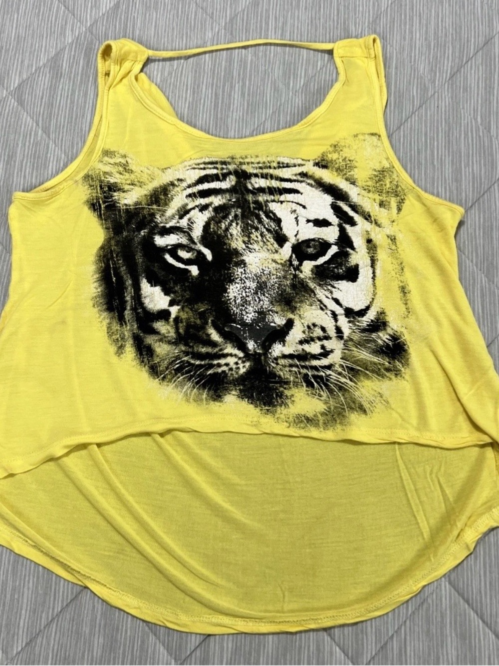 One Hundred Roses Tank Top Shirt Womens Medium Yellow White Tiger Animal USA LA